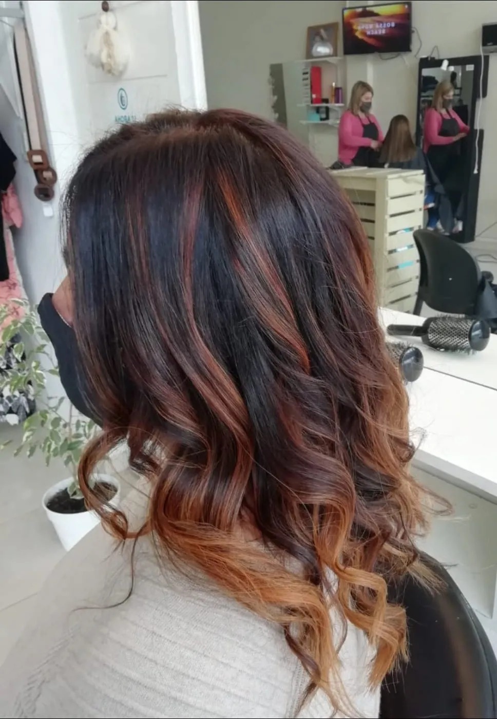 Las Chicas - Trabajo de peinado 13